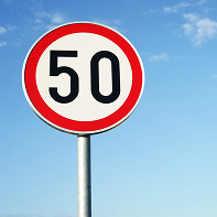 Panneau de limitation de vitesse à 50 km/h